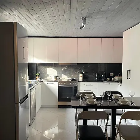 Apartment Sh